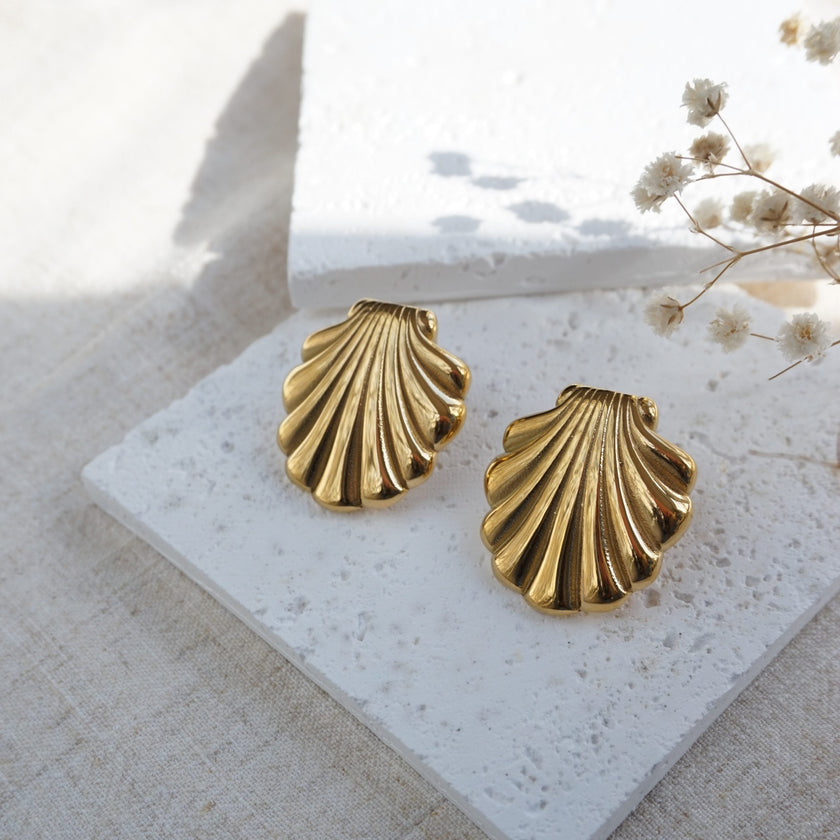 Ella | Gold Scallop Stud Earrings
