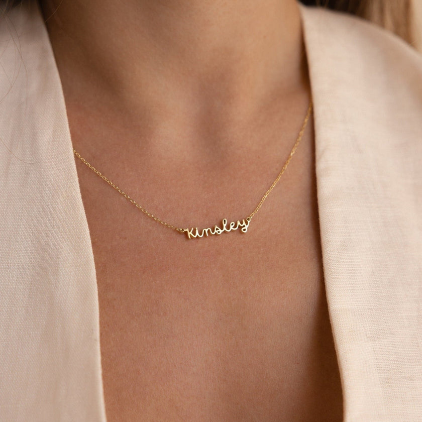 Iselin | Tiny Dream Name Necklace in Gold or Silver