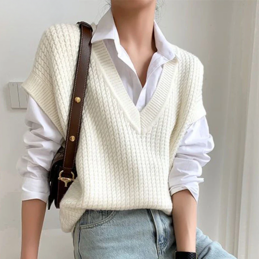 Clara – Sweater Vest Women - Cozy Knit | Fashion Knitwear 1