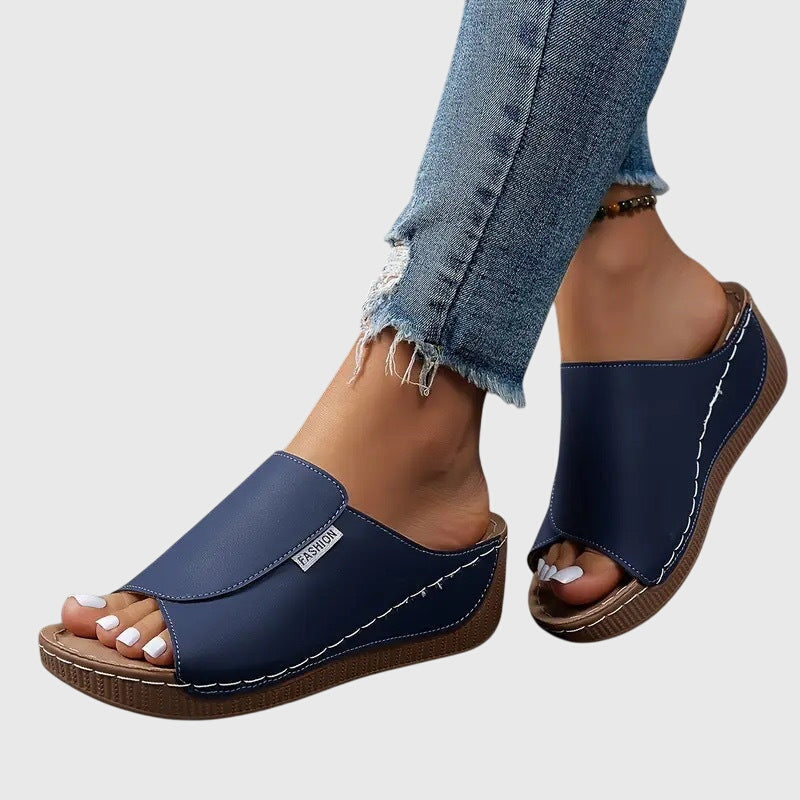 FJØRNA Esther™ stylish orthopedic sandals with cushioned soles and adjustable straps, designed for comfort and support.
