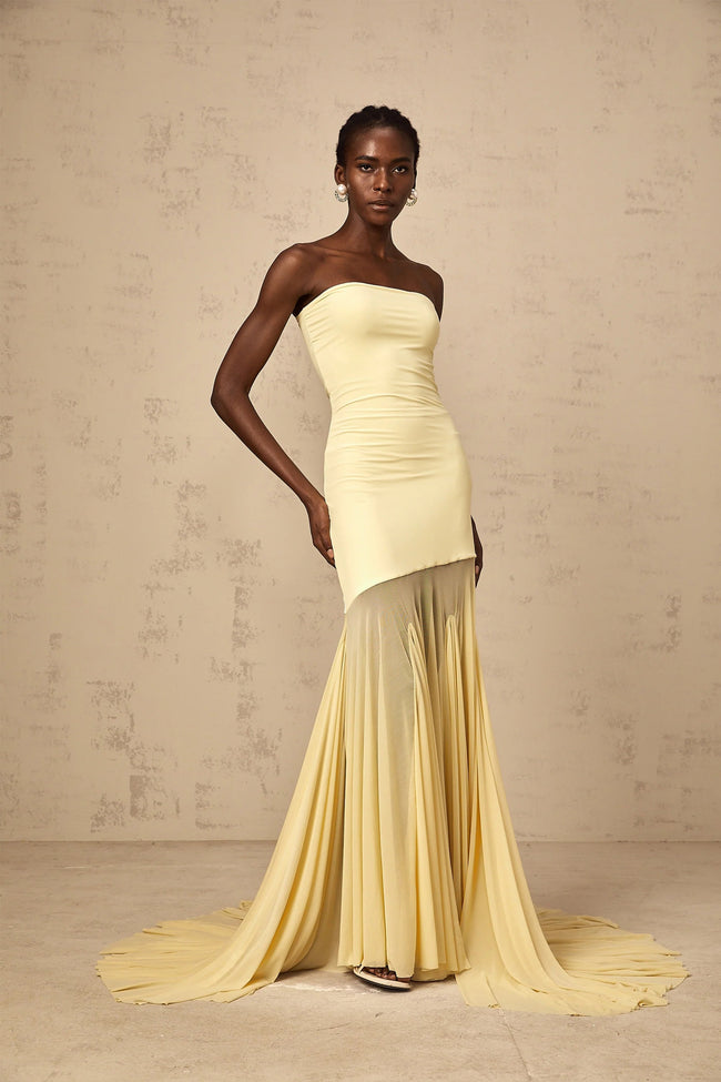 FJØRNA yellow off-shoulder sheer tulle maxi dress for women, elegant evening dress with flowing fabric and off-shoulder design.