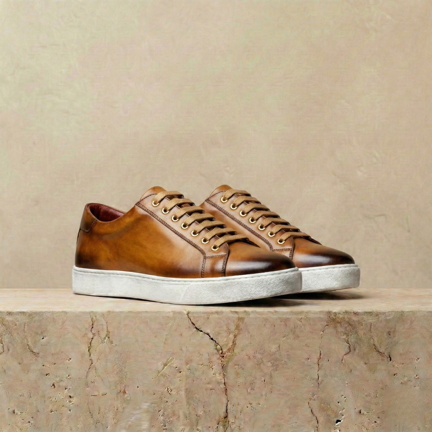FJØRNA women's leather shoes featuring classic design with smooth black leather and comfortable sole.