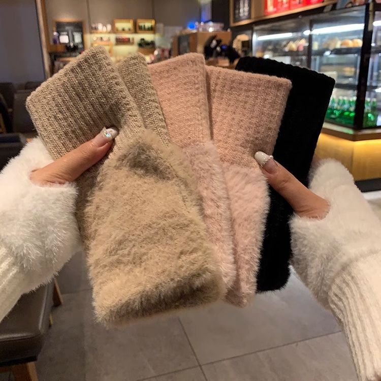 Plush Black Fingerless Gloves