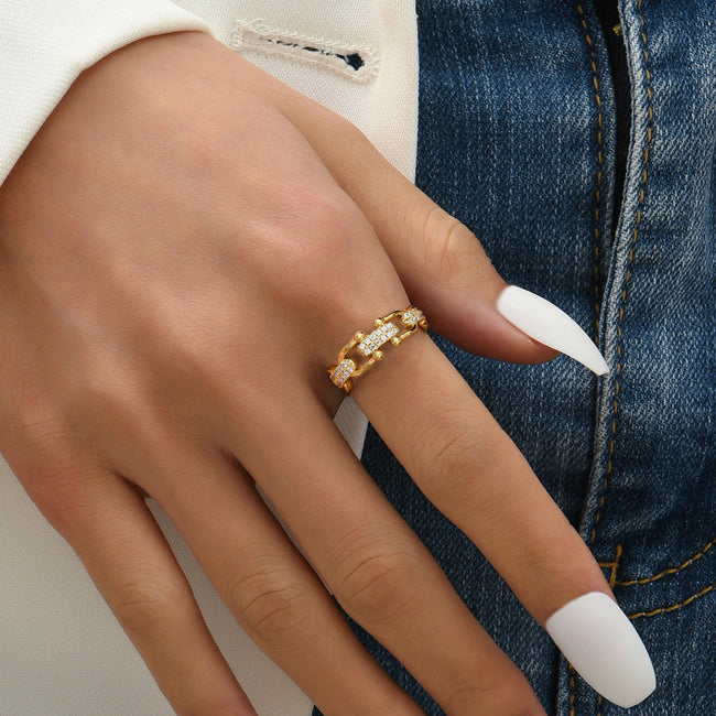 Daisy | Adjustable 18K Gold plated Chain Ring with Diamond Simulants