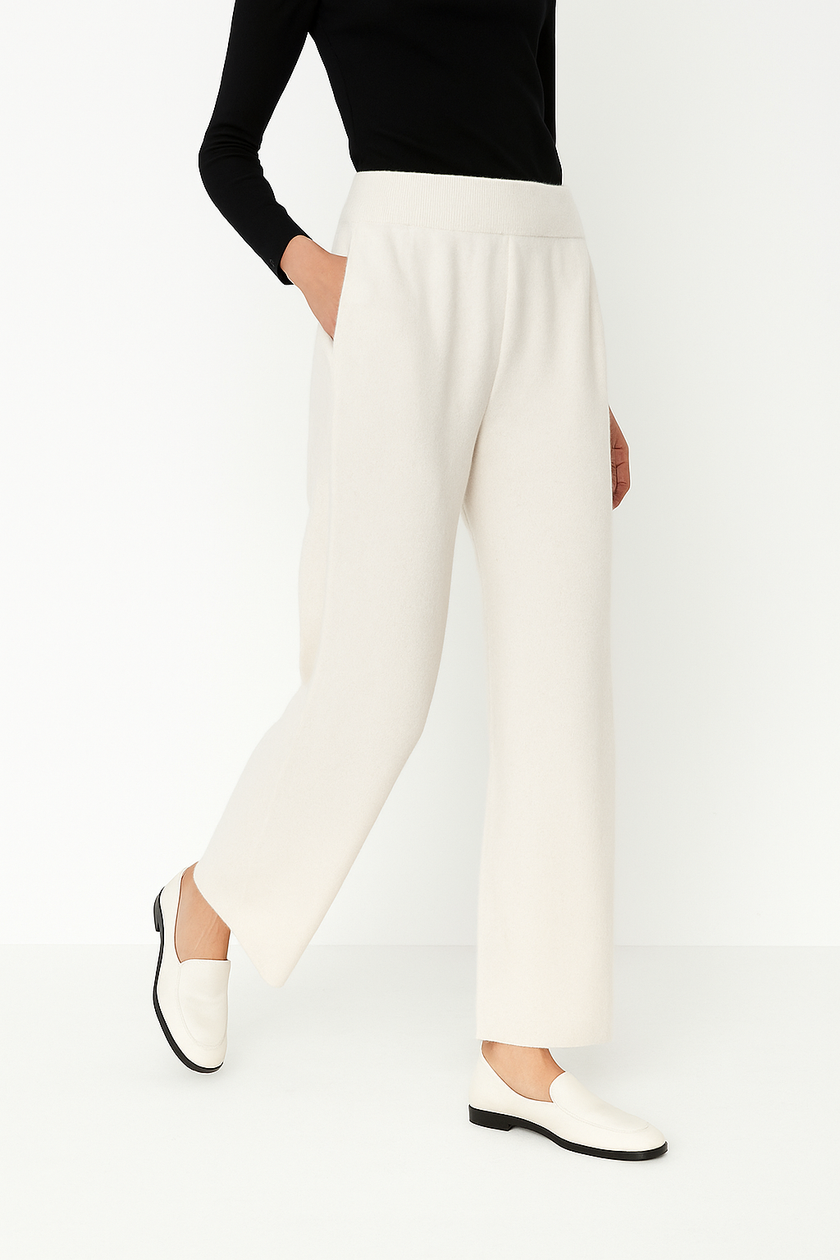 FJØRNA women's cashmere jogger pants, stylish and comfortable casual pants with a relaxed fit and soft fabric.