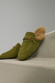 FJØRNA women’s plush fur mule slippers with slip-on design and stylish green color, featuring soft lining and luxurious comfort.