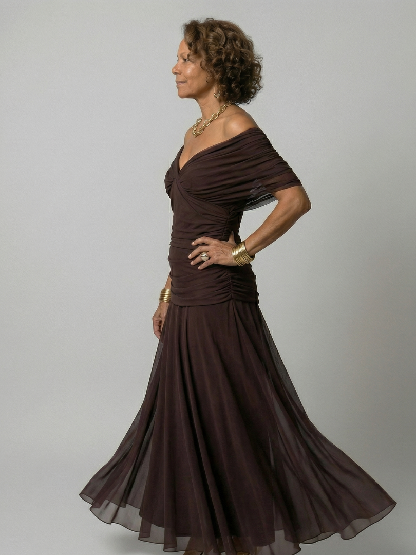 FJØRNA elegant off-shoulder midi dress for women, bodycon fit in a sleek and sophisticated design, perfect for formal occasions.