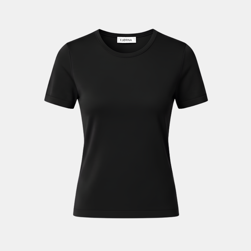 FJØRNA men's slim fit T-shirt, casual top with a fitted silhouette, displayed on a mannequin against a plain background.