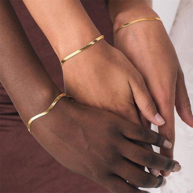 Clara | Elegant 14K Gold Herringbone Chain Bracelet