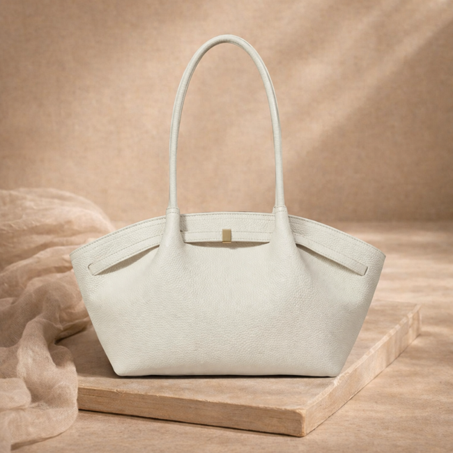 FJØRNA large tote bag for women, stylish travel bag with spacious interior and durable handles, perfect for everyday use.