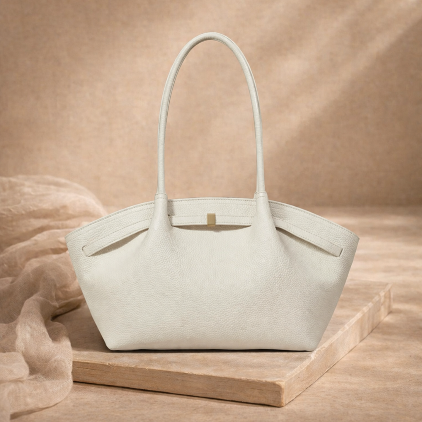 FJØRNA large tote bag for women, stylish travel bag with spacious interior and durable handles, perfect for everyday use.