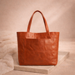 FJØRNA leather tote bag for women, anti-theft travel bag with secure design, made of durable leather, suitable for everyday use