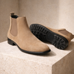 FJØRNA men's slip-on Chelsea boots in black leather, stylish ankle-high shoes with elastic side panels for easy wear.