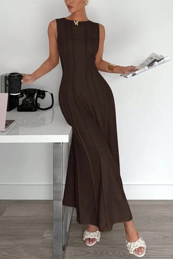 FJØRNA sleeveless solid color round neck maxi dress with pleats, casual and elegant for weddings or everyday wear.