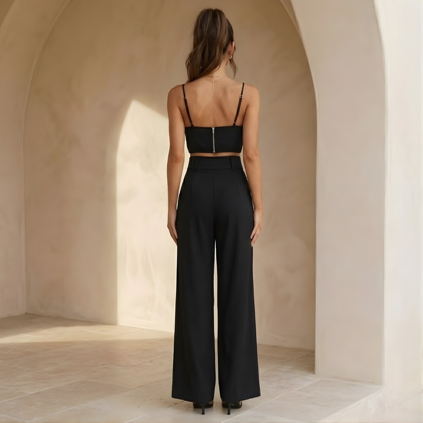 FJØRNA women’s summer co-ord set featuring a crop top and wide-leg pants in lightweight fabric, shown in a stylish outfit.