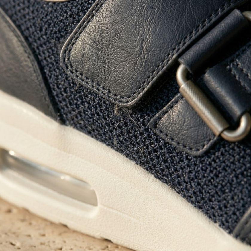 FJØRNA men's red mesh trainers with breathable design and velcro straps, showcasing sporty athletic shoes.