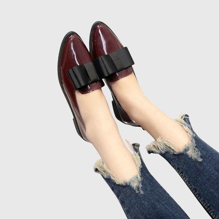 FJØRNA women's orthopedic loafers slip-on with arch support and comfort, featuring a sleek leather design and cushioned insoles.