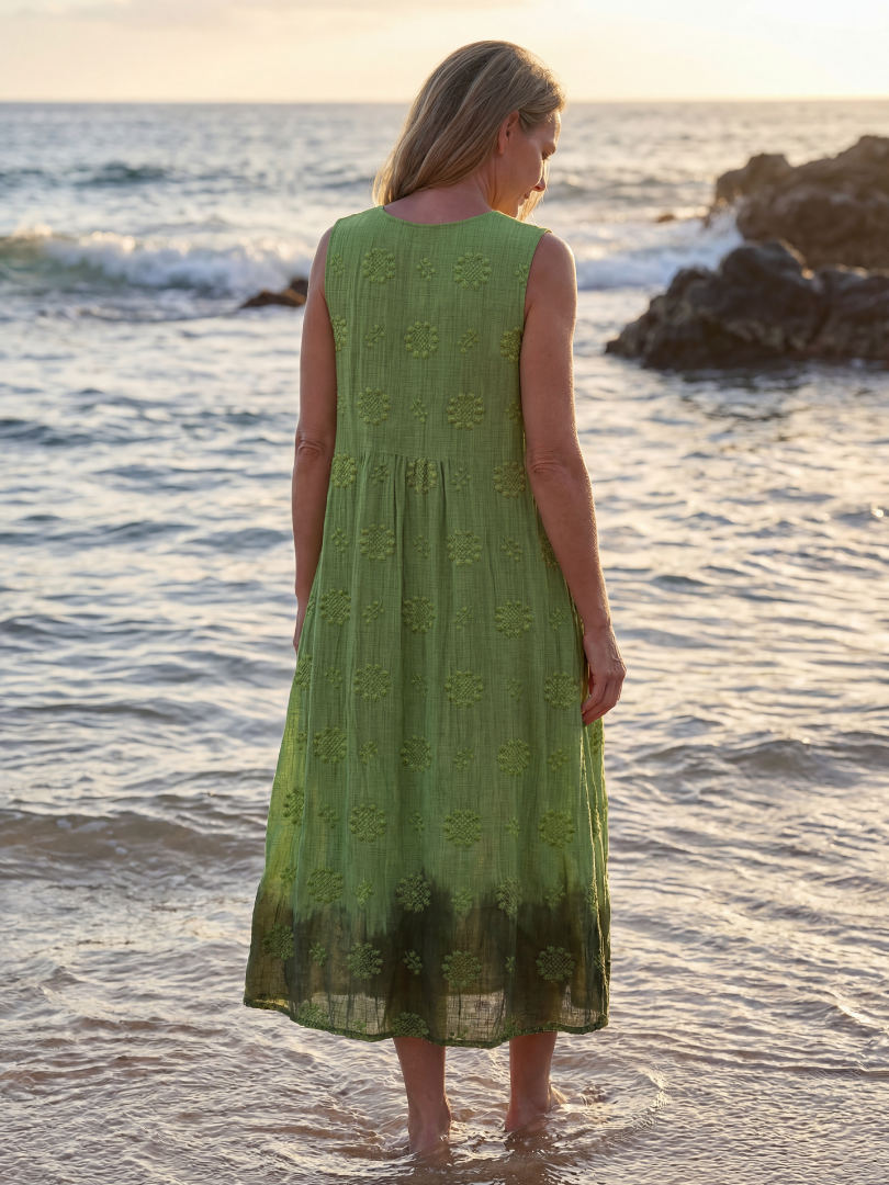 FJØRNA women's summer midi dress, sleeveless and flowy, lightweight and breathable fabric, perfect for warm weather.