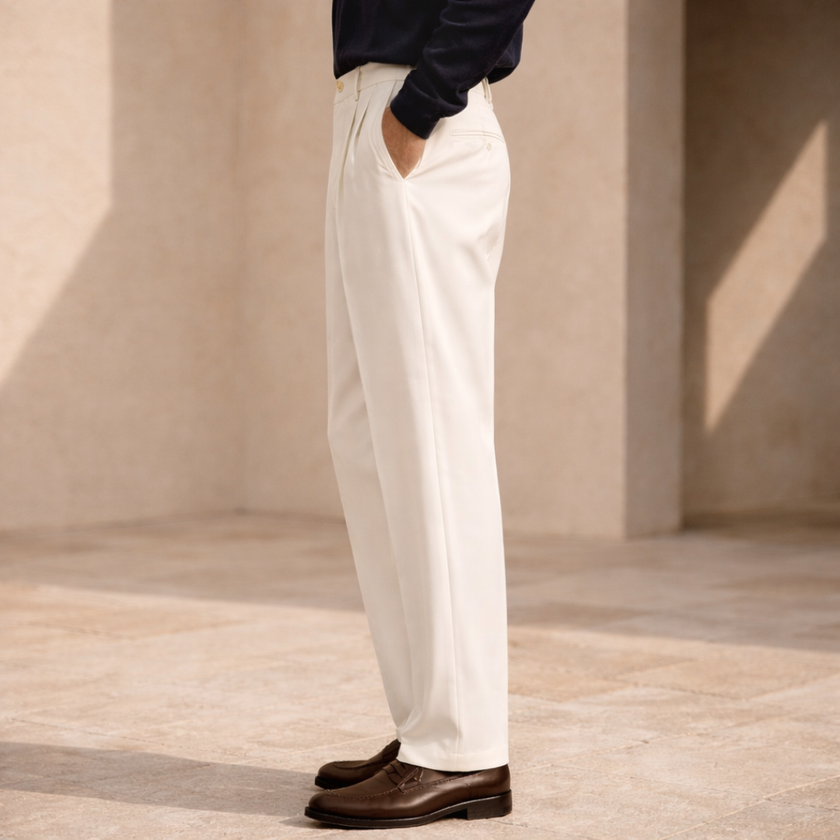FJØRNA men's wide-leg pleated trousers with relaxed fit, stylish and comfortable pants for modern casual wear.