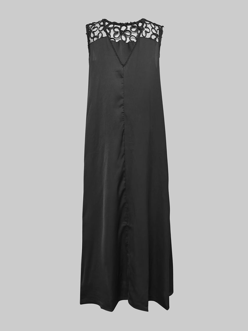 FJØRNA white sleeveless maxi dress with hollow details, split-joint design, round neck, and solid color for elegant summer wear.