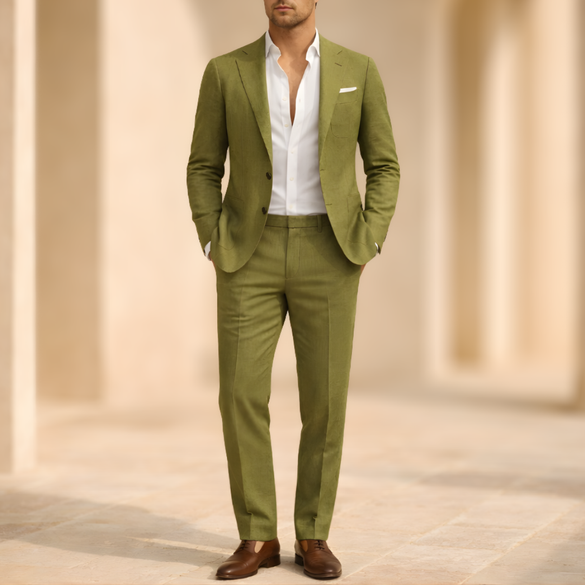 FJØRNA two-piece men's suit set with blazer and matching trousers, tailored fit, in classic dark color.
