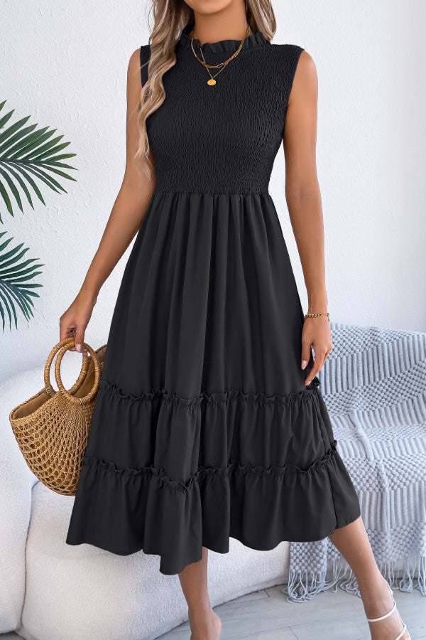 FJØRNA solid color sleeveless midi dress with tucked patchwork design, casual style, knee-length, perfect for summer wear.