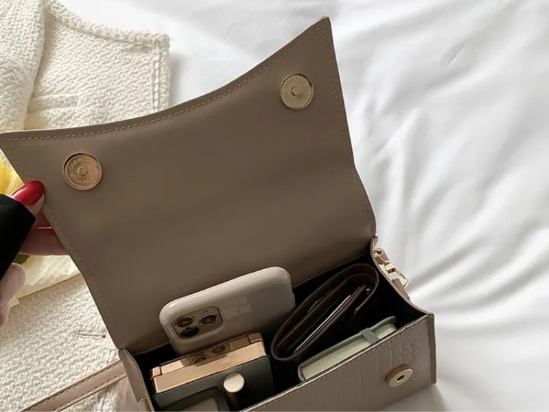 Classic Crossbody Handbag Black