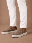 FJØRNA men's summer loafers in lightweight casual design, featuring breathable material and slip-on style for comfortable everyday wear.