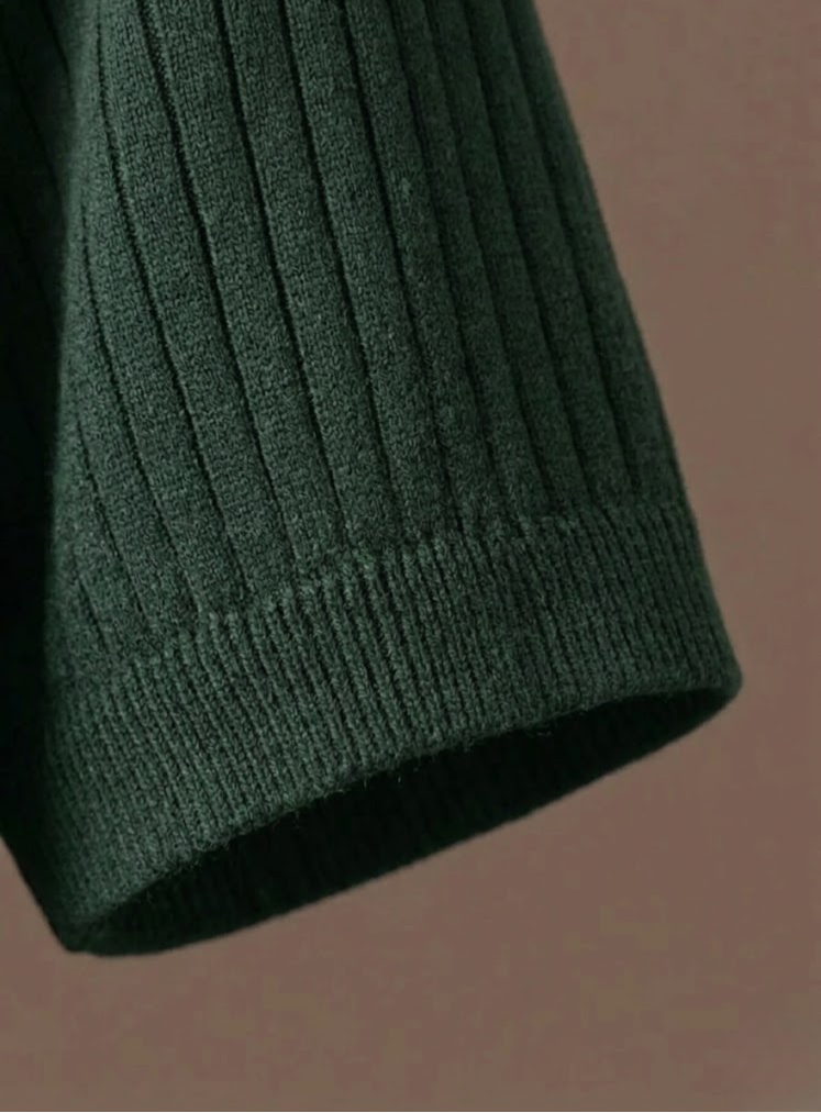Men's lightweight cotton polo shirt by FJØRNA, casual and comfortable for everyday wear, shown in a relaxed fit.