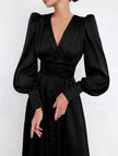 FJØRNA white retro V-neck waist dress, stylish and elegant, shown on a model with a fitted silhouette and classic design.