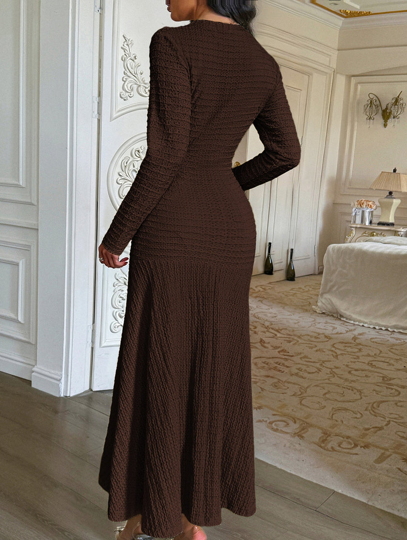 FJØRNA retro solid white bodycon dress, close-up of sleek, fitted design made from smooth fabric for a stylish look.