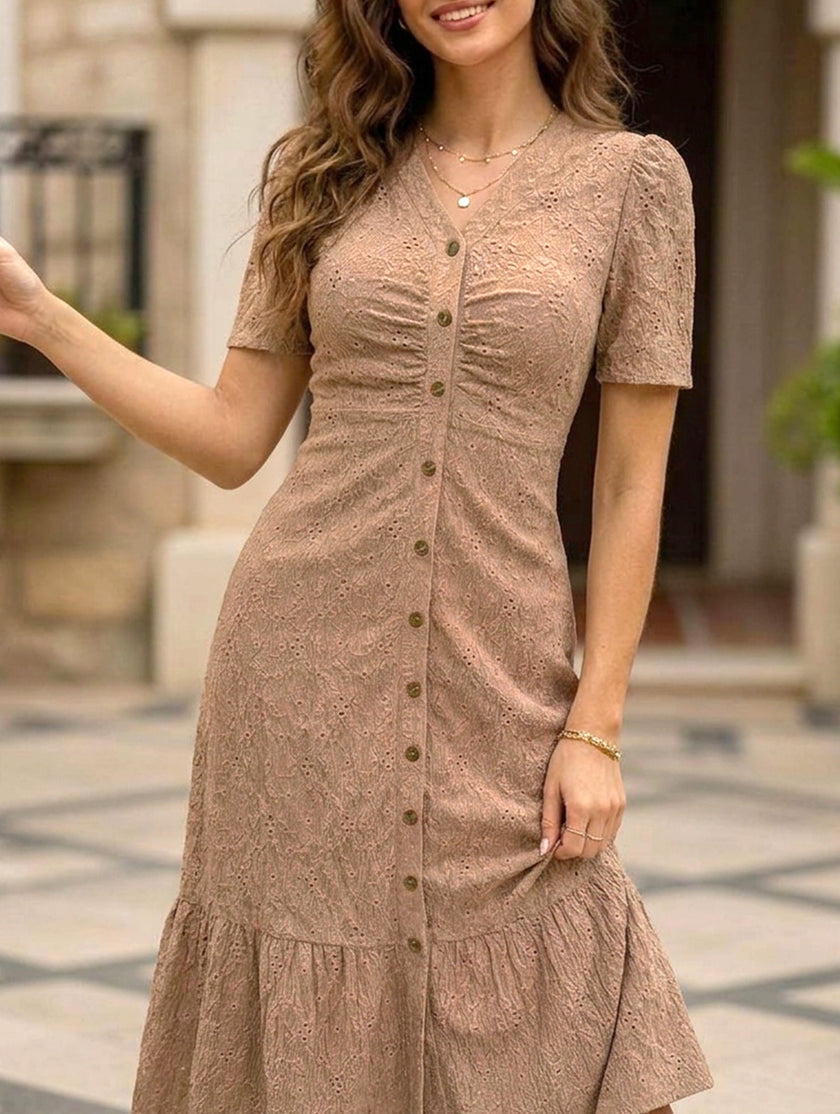White doll collar short sleeve dress by FJØRNA, featuring a classic design and soft fabric, perfect for casual or special occasions.