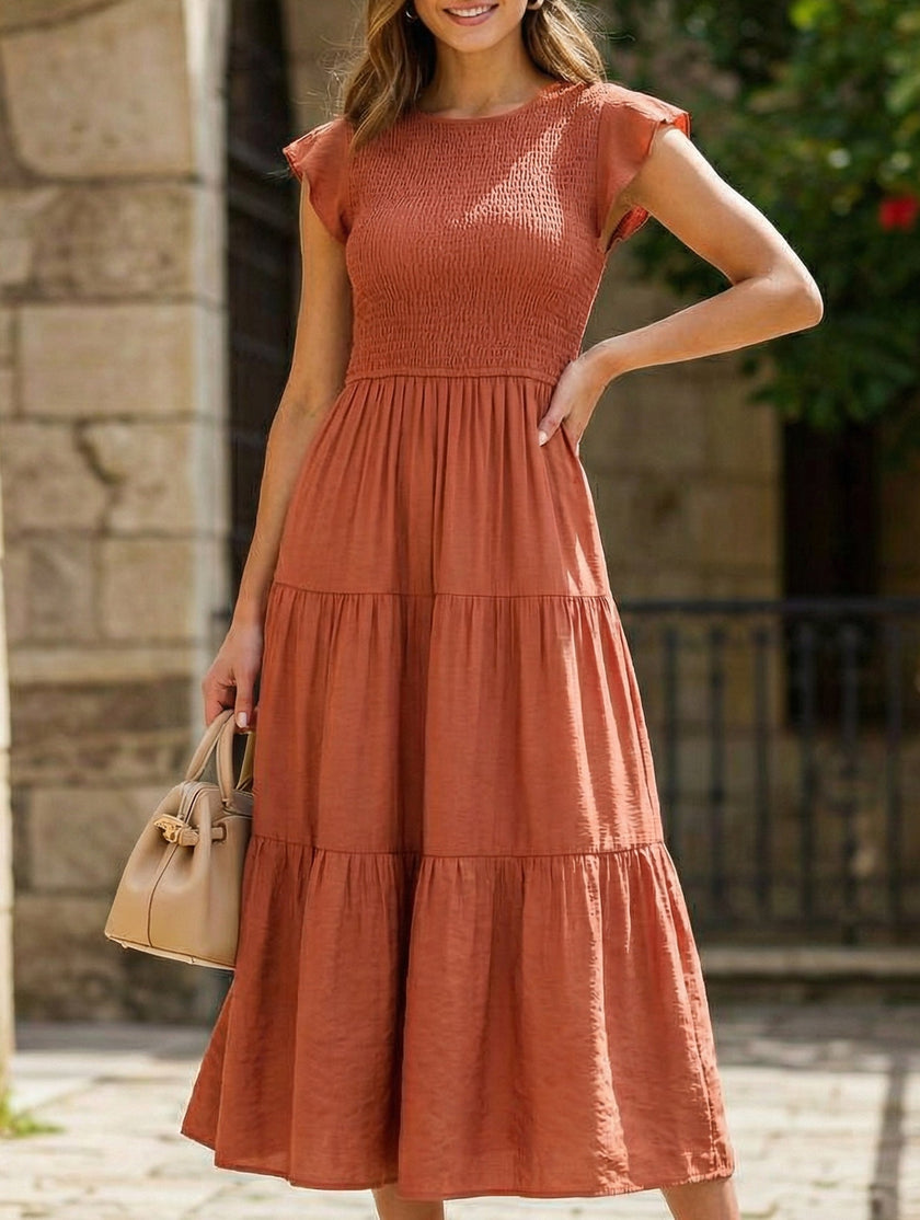 FJØRNA solid white cross-border sleeved dress, stylish and elegant, with a fitted silhouette and long sleeves.