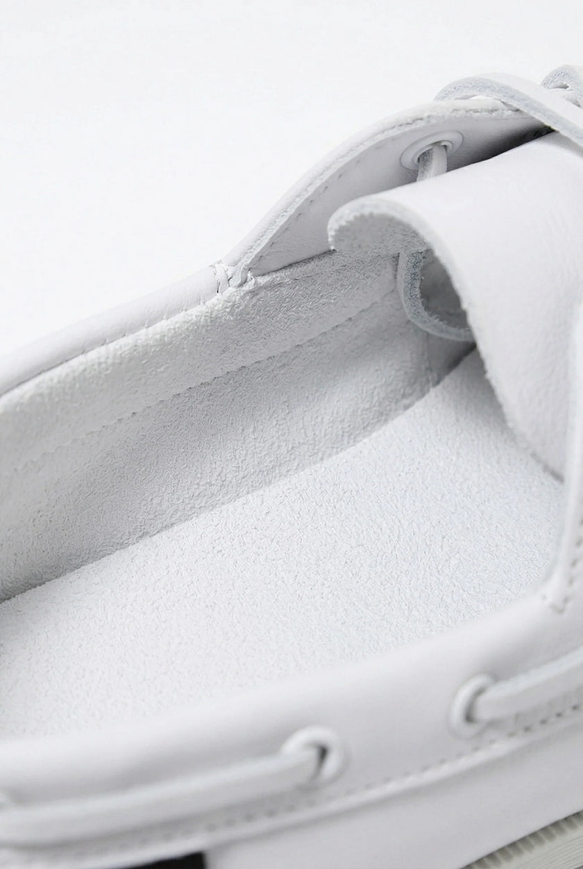 Men's boat shoes by FJØRNA with PU upper, nautical style, smart casual design, shown in a refined spring color.