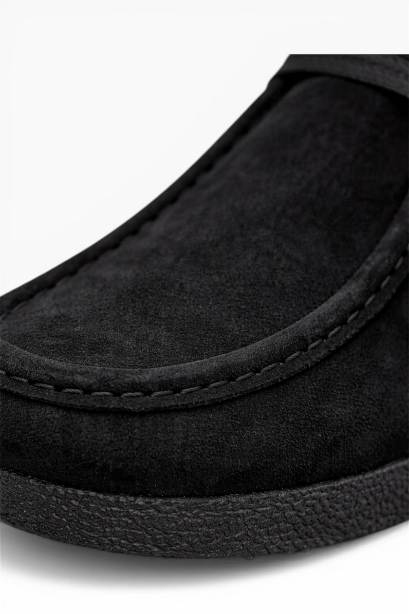 FJØRNA men's casual slip-on cushioned trainers with lightweight design and all-day comfort, shown in a neutral color.