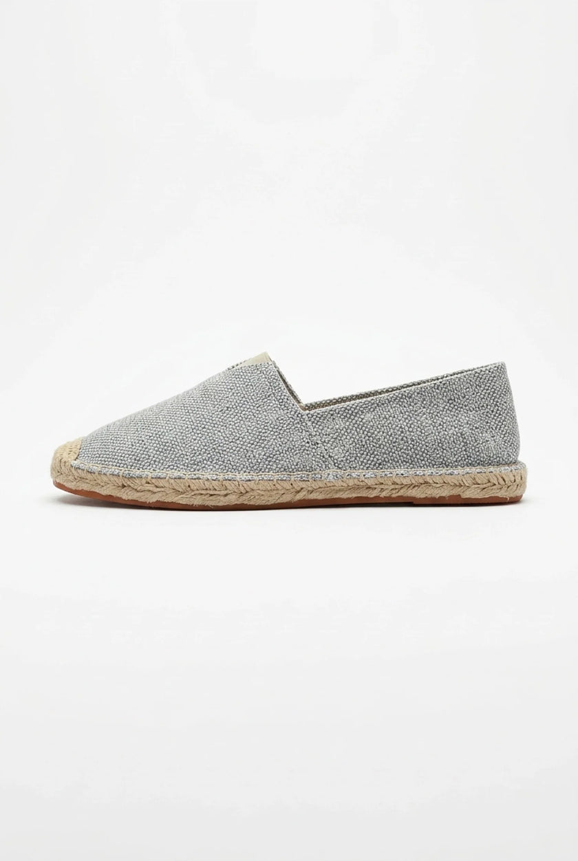 Men's linen espadrille shoes by FJØRNA, slip-on lightweight summer shoes with breathable fabric and casual style.
