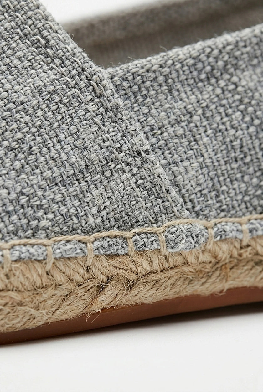 Men's linen espadrille shoes by FJØRNA, slip-on lightweight summer shoes with breathable fabric and casual design.