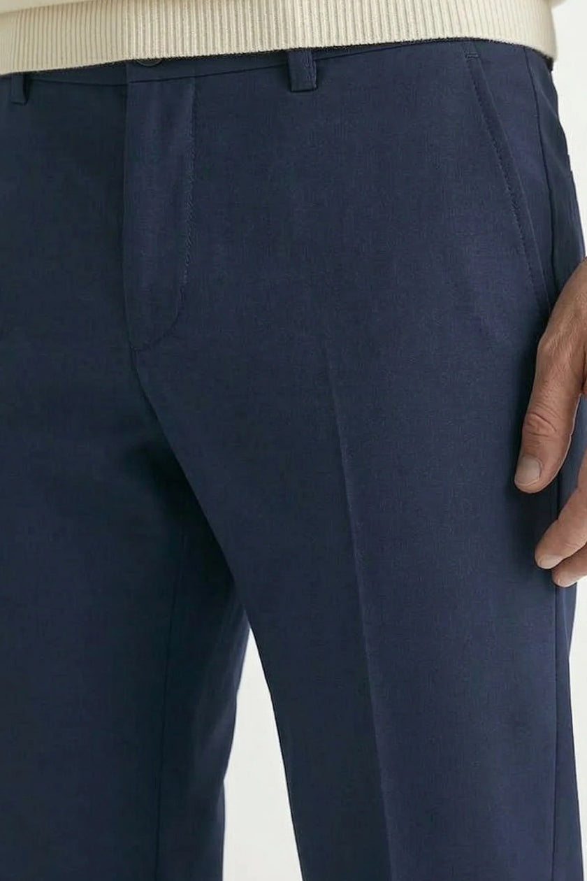 Men's FJØRNA straight chino trousers, smart structured pants with tailored fit, ideal for business and casual wear.