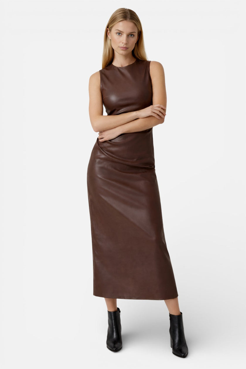 FJØRNA sleeveless leather maxi dress for women, slim fit, high waist, elegant long dress with a modern design.