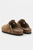 FJØRNA women's slip-on suede clogs, spring casual shoes with a comfortable, refined design and natural beige color.