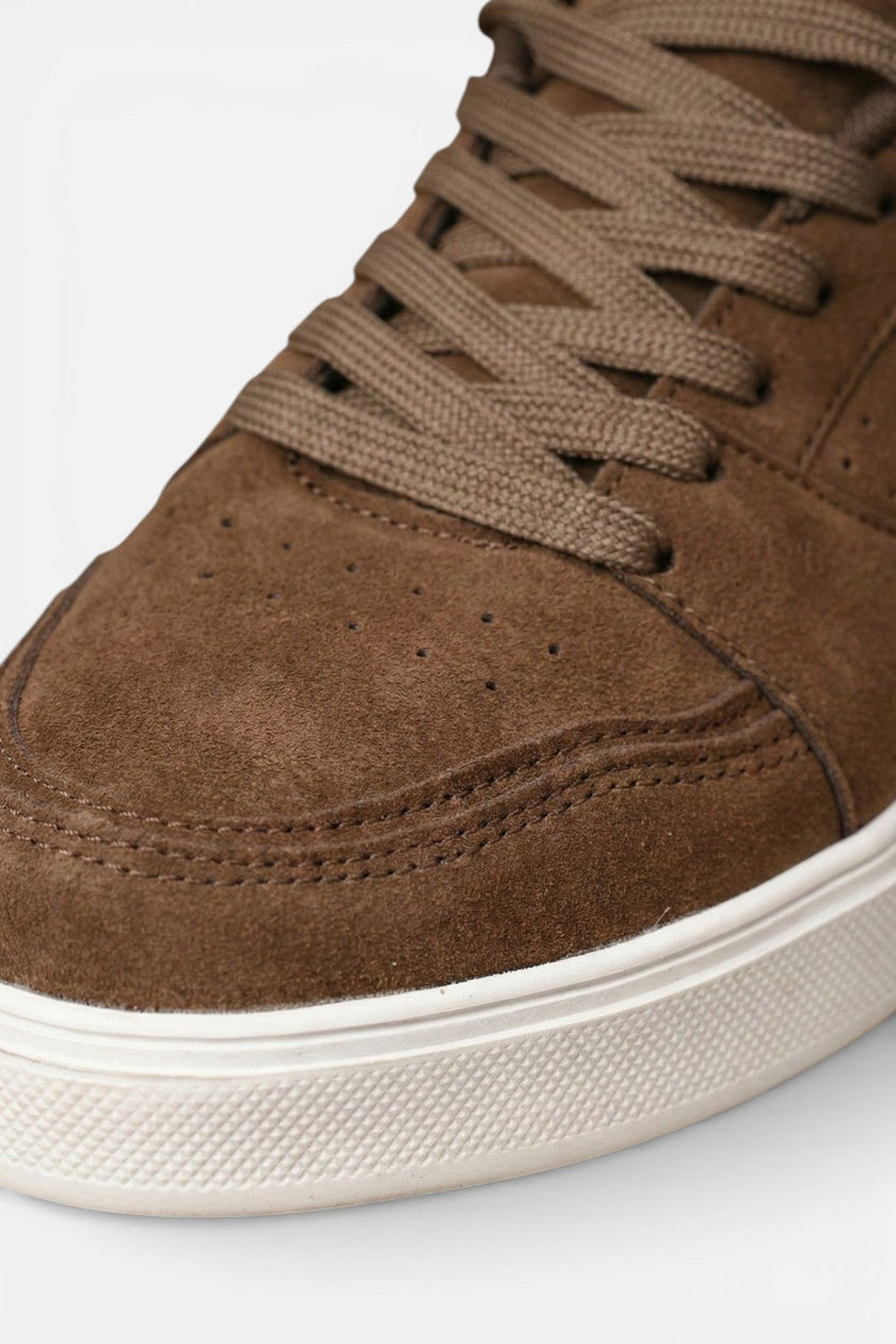 Brown casual women’s lace-up trainers by FJØRNA featuring a chic, everyday style with comfortable shoe design.