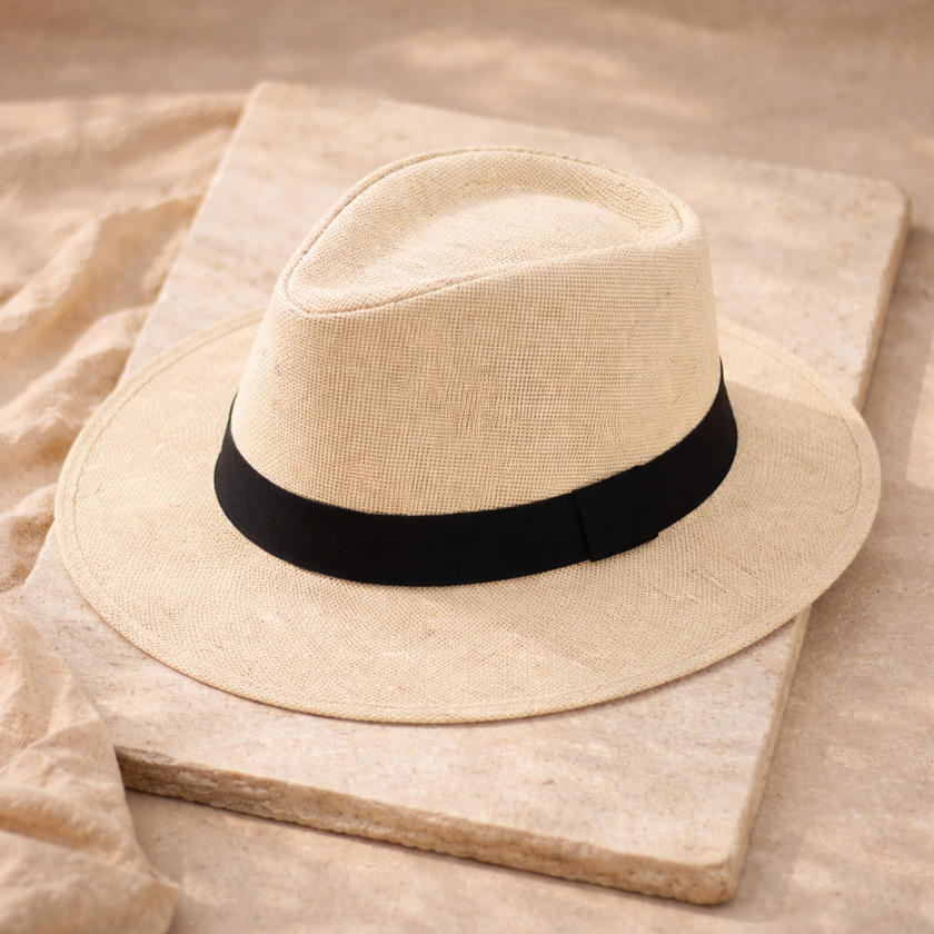 FJØRNA Carolous men's handcrafted classic Panama hat with a wide brim and woven straw design for stylish sun protection.