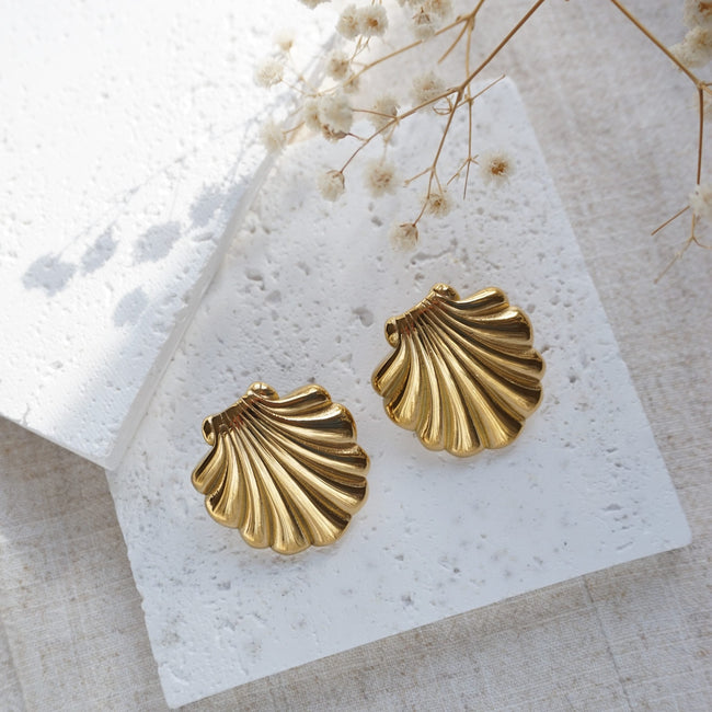 Ella | Gold Scallop Stud Earrings