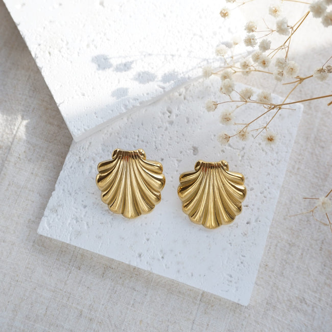 Ella | Gold Scallop Stud Earrings