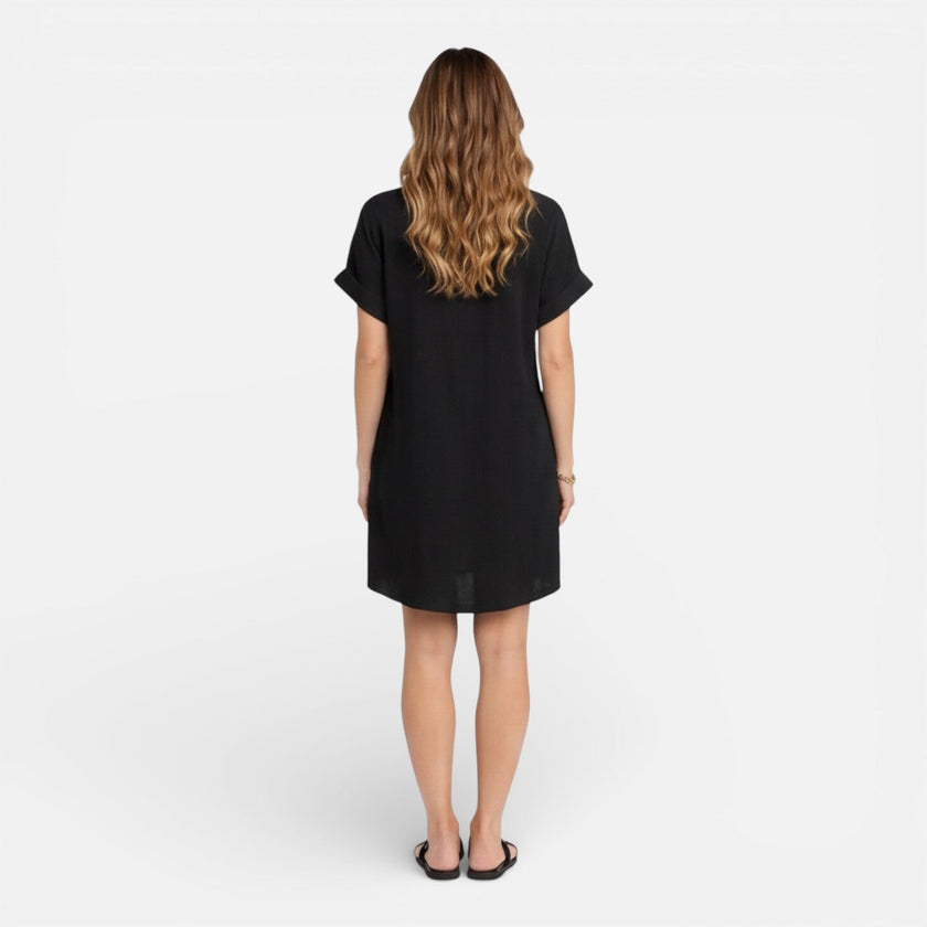 FJØRNA women's linen shirt dress with pockets, casual summer dress, lightweight and breathable fabric in a relaxed fit.