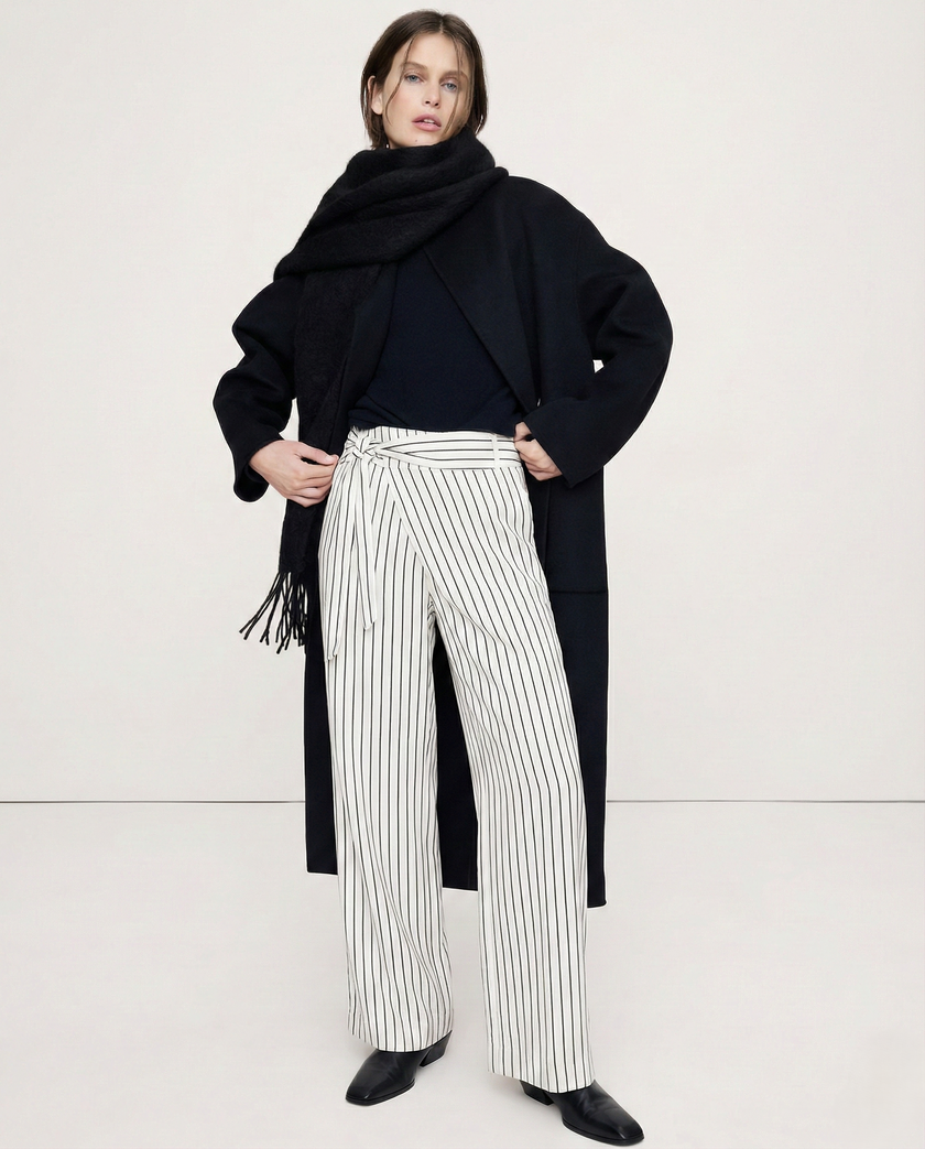 FJØRNA women's high-waist cotton wide-leg trousers, stylish and comfortable pants with a relaxed fit and flowing silhouette.