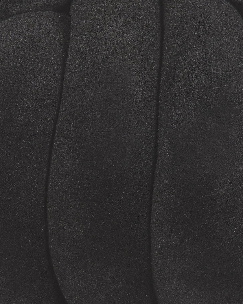 Derrik – Velvet Knot Pillow