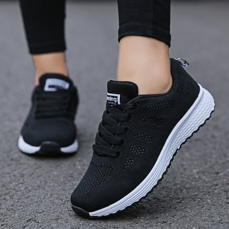 FJØRNA Brielle women's orthopedic walking shoes with supportive design and cushioned soles, ideal for comfortable everyday wear.