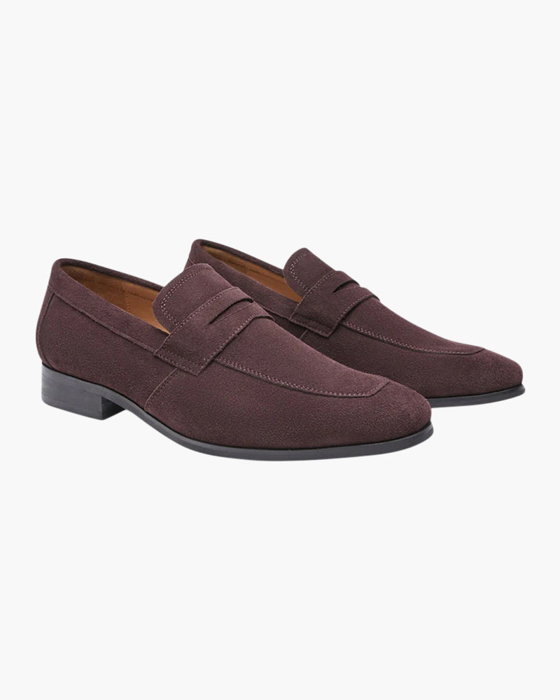 FJØRNA men's suede slip-on shoes with a comfortable design, featuring a sleek loafer style and natural leather texture.