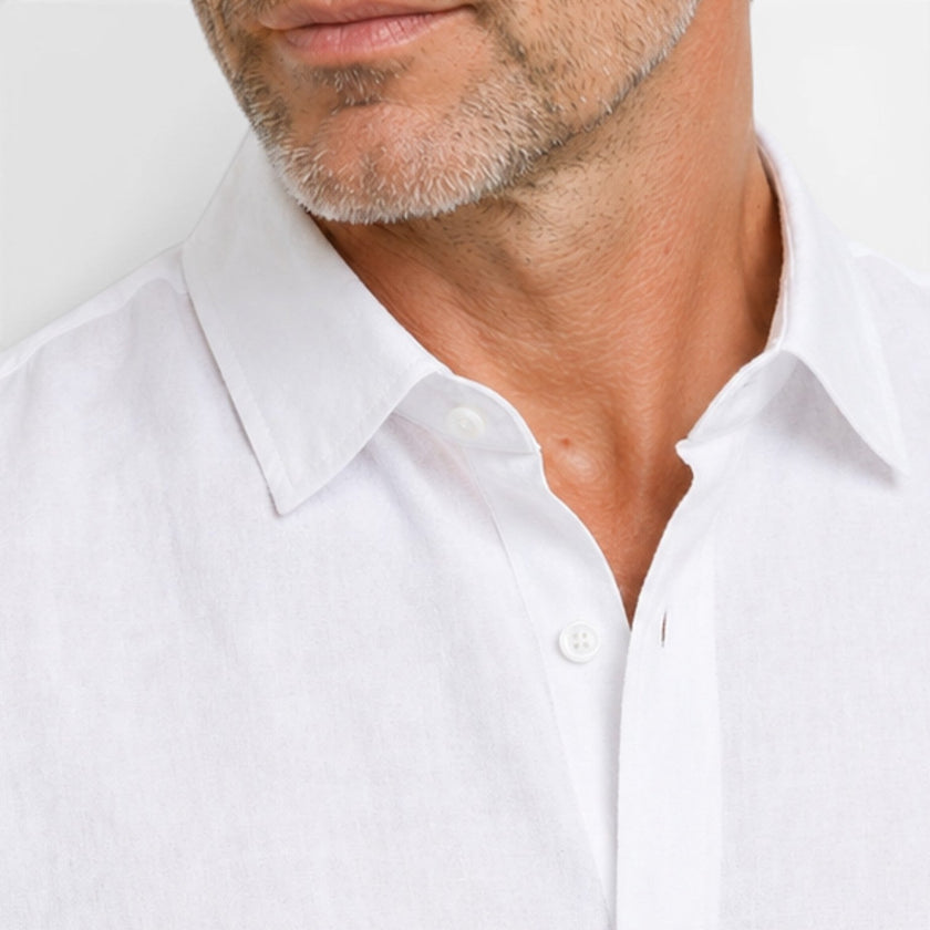 Men's FJØRNA linen shirt with short sleeves, breathable fabric, classic fit, ideal for comfortable, stylish summer wear.